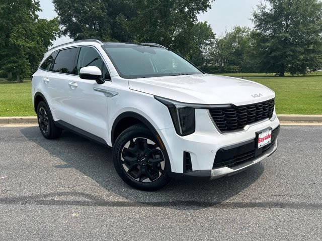 Certified 2025 Kia Sorento S w/ Panoramic Sunroof Package AWD/4WD image 2