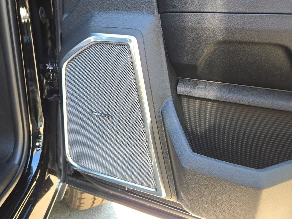 New 2026 RAM 2500 Laramie AWD/4WD image 18