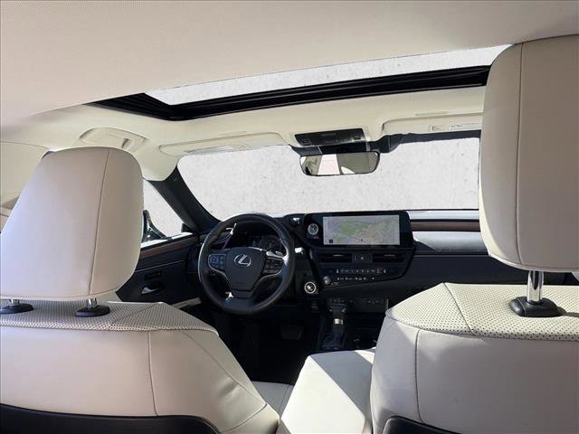 Used 2024 Lexus ES 300h w/ Premium Package image 23