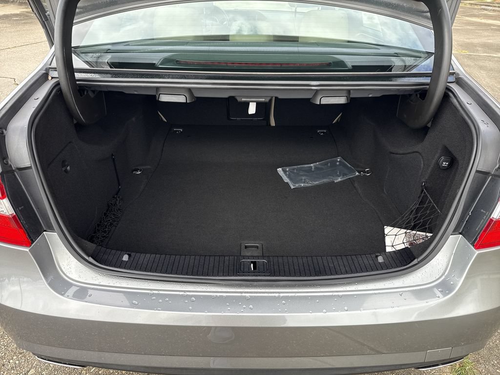 Used 2011 Mercedes-Benz E 350 Sedan image 31