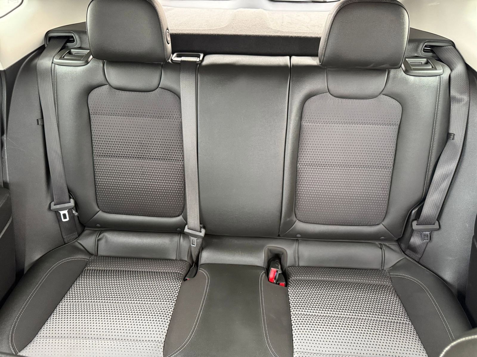 Used 2025 Chevrolet Trax LT image 36