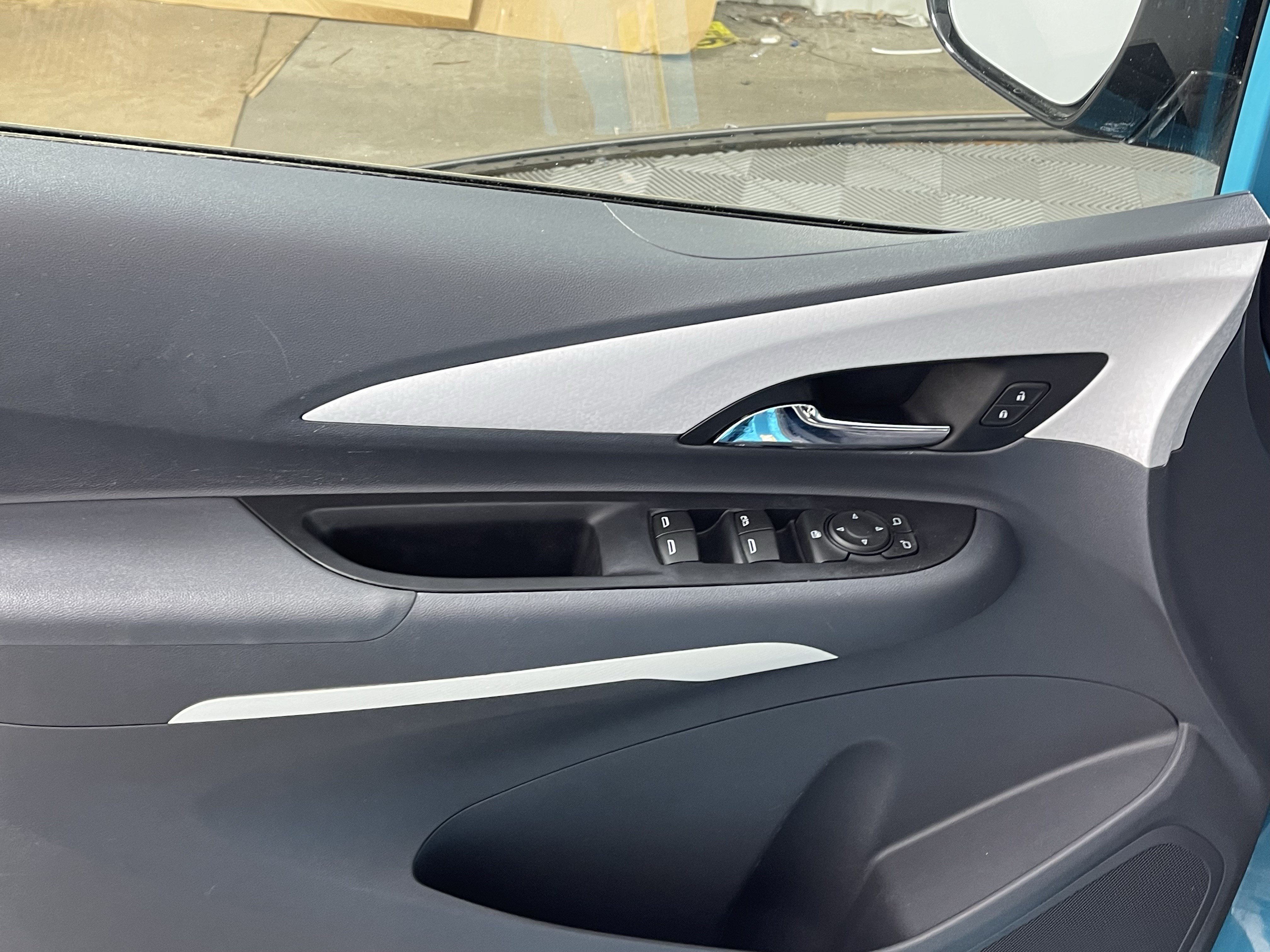 Used 2020 Chevrolet Bolt LT FWD image 17