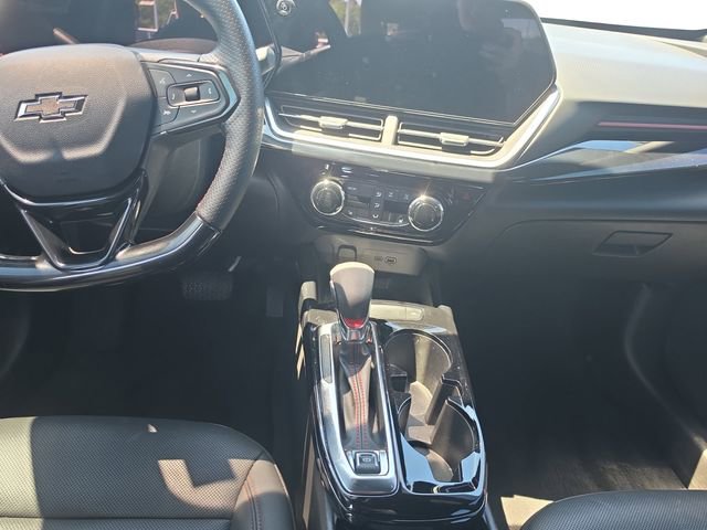 Used 2024 Chevrolet Trax RS w/ Sunroof Package FWD image 11