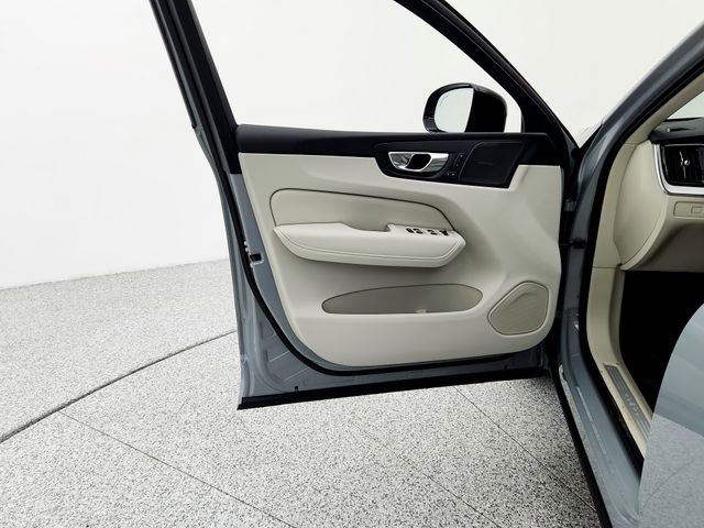 New 2026 Volvo XC60 B5 Ultra w/ Protection Package Premier image 27