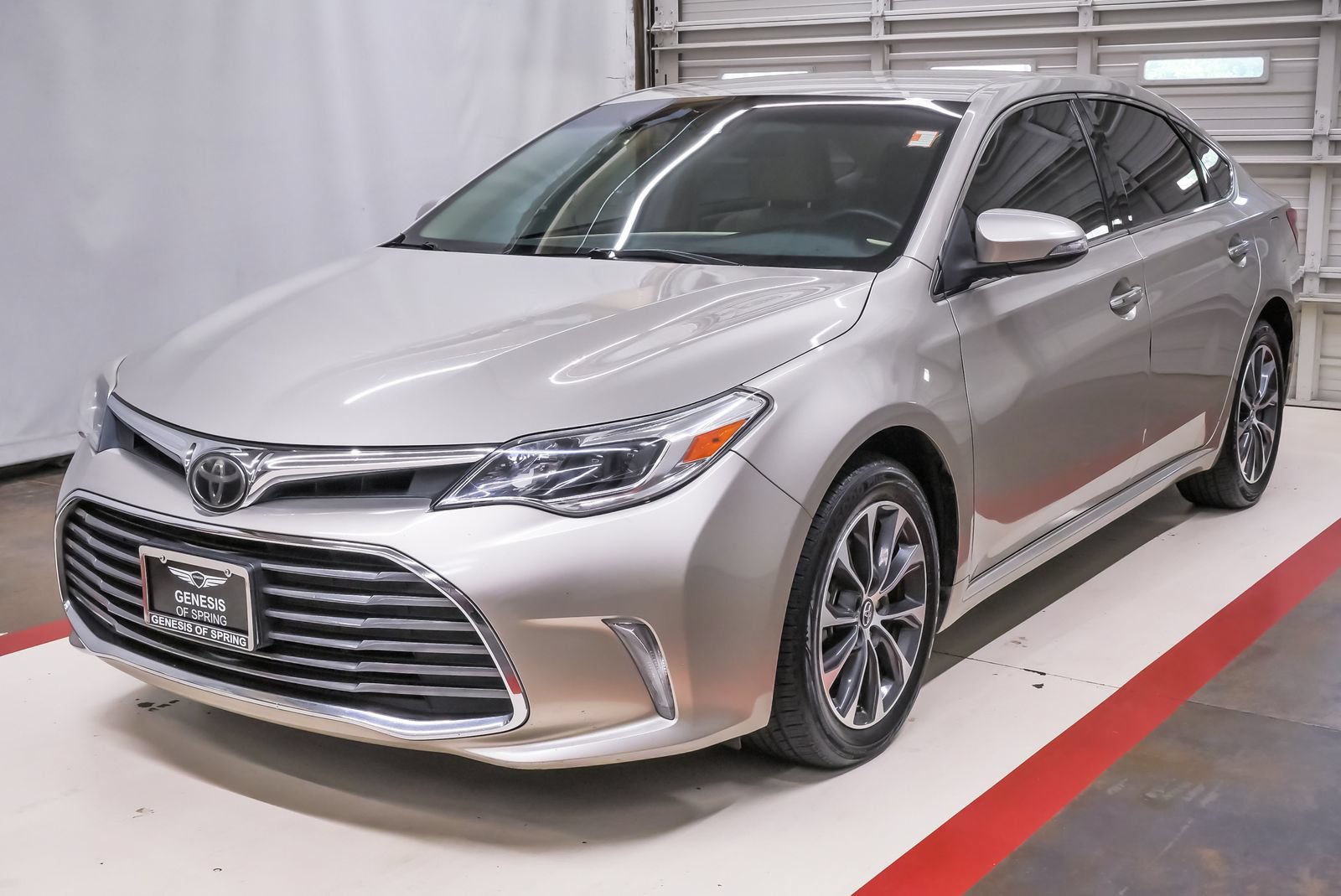 Used 2017 Toyota Avalon XLE FWD image 1