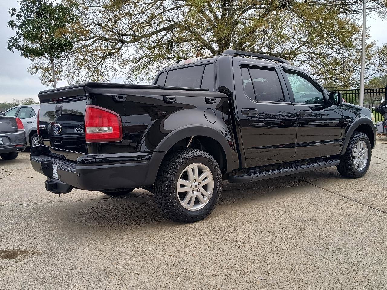 Used 2008 Ford Explorer Sport Trac XLT AWD/4WD image 8