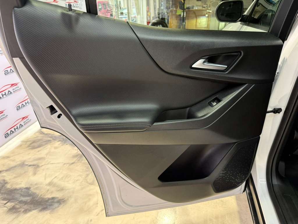 Used 2026 Chevrolet Equinox LT image 35