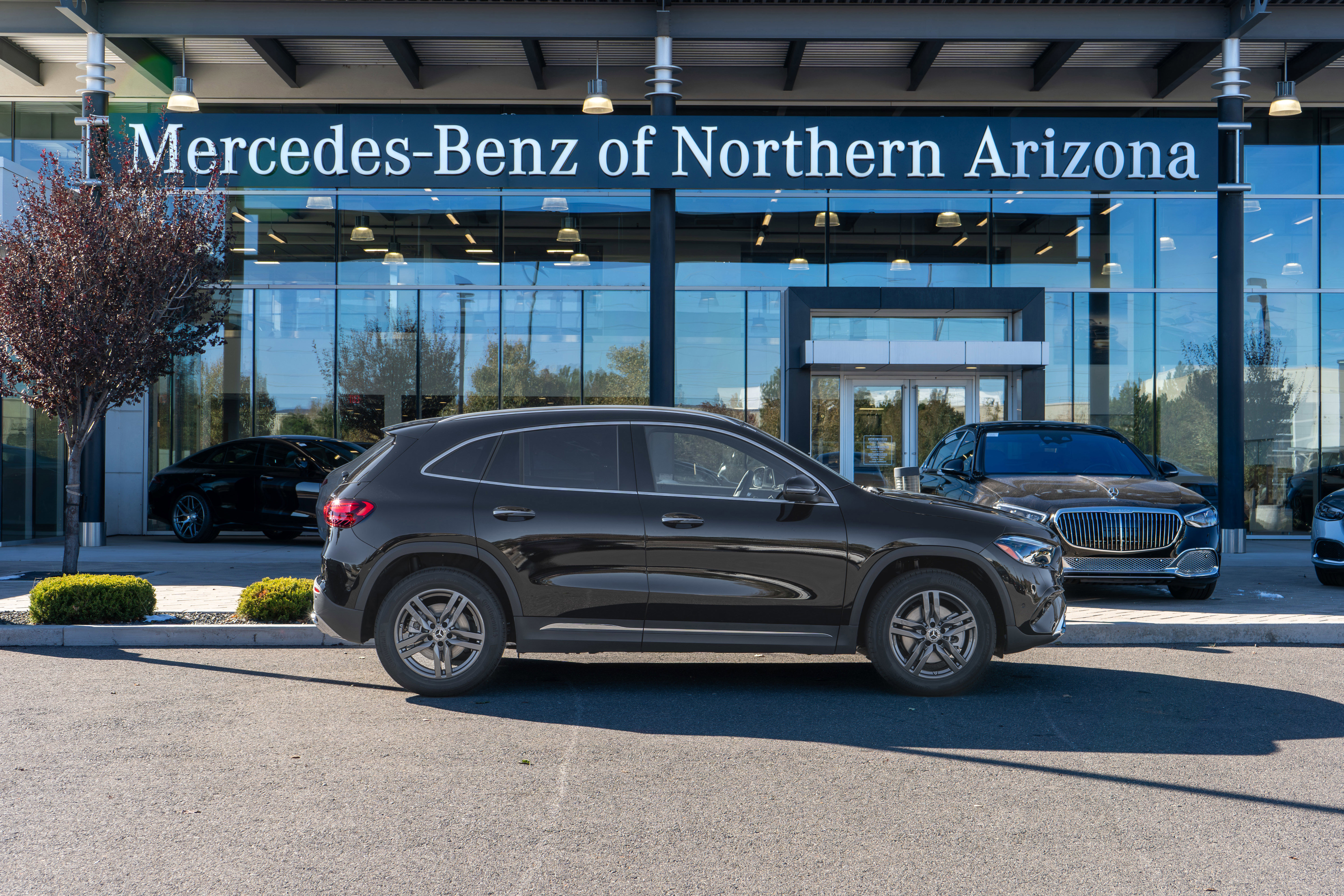 Certified 2025 Mercedes-Benz GLA 250 4MATIC image 1