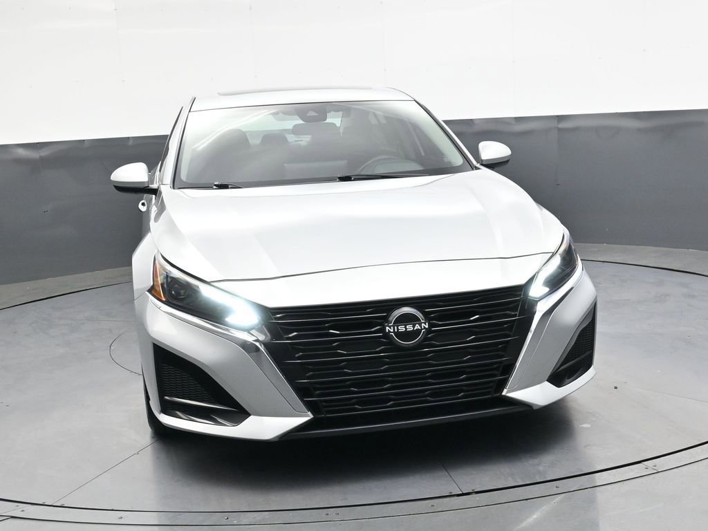 Used 2023 Nissan Altima 2.5 SV w/ SV Premium Package FWD image 10