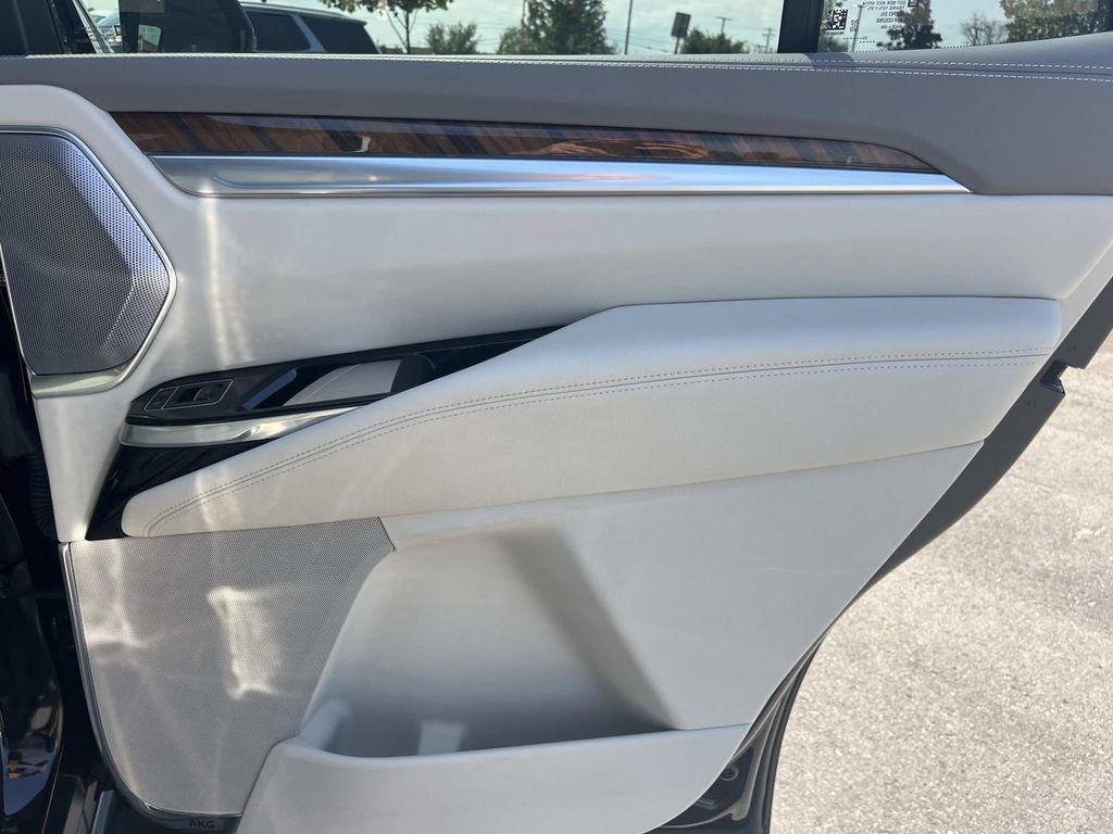 Used 2025 Cadillac Escalade Sport Platinum AWD/4WD image 26