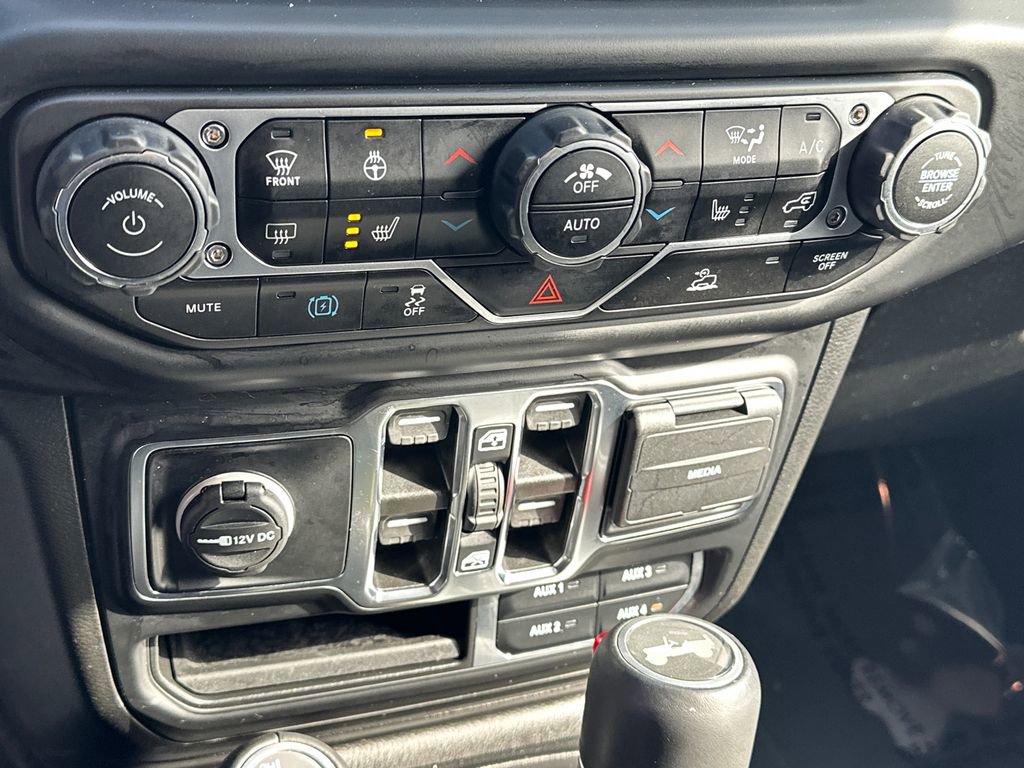 Used 2022 Jeep Wrangler Unlimited Sahara w/ Cold Weather Group image 30