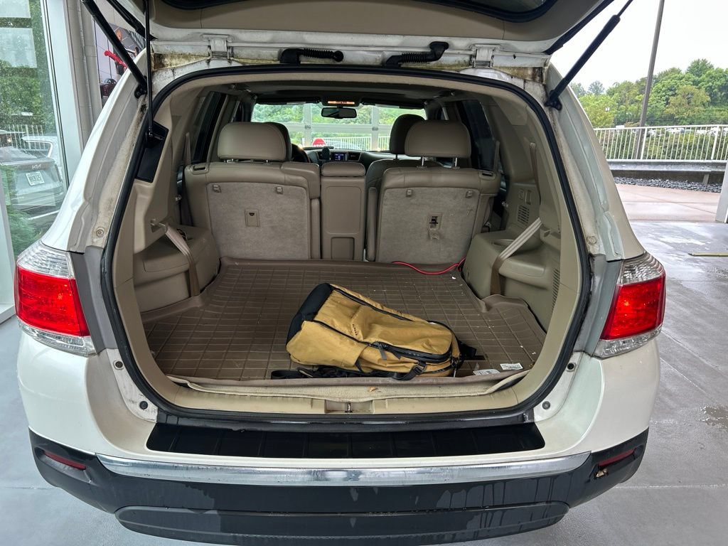Used 2013 Toyota Highlander Limited AWD/4WD image 9