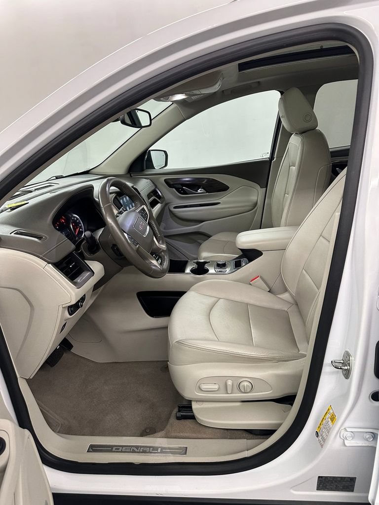 Used 2018 GMC Terrain Denali w/ Comfort Package AWD/4WD image 9