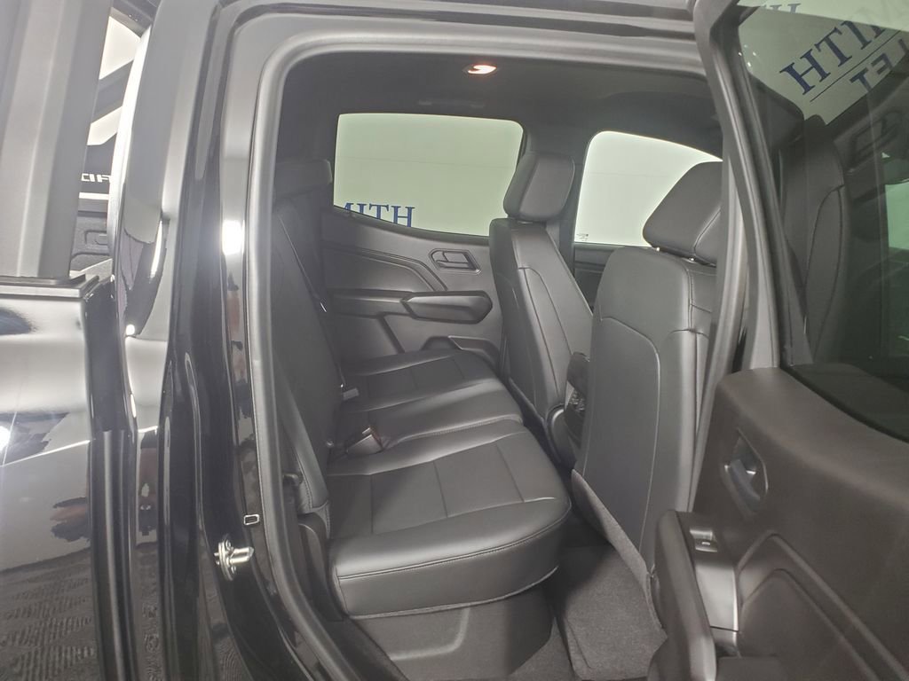 New 2026 Chevrolet Colorado Trail Boss w/ Midnight Edition AWD/4WD image 17