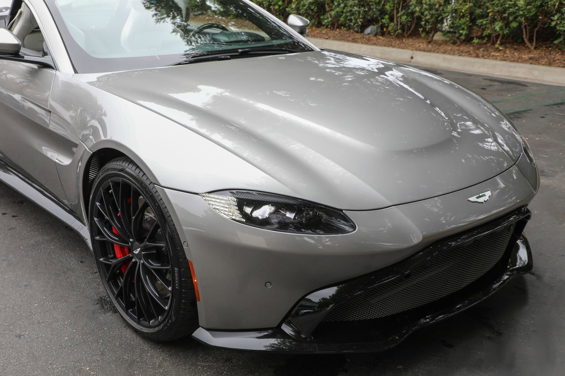 Used 2023 Aston Martin V8 Vantage Roadster RWD image 11