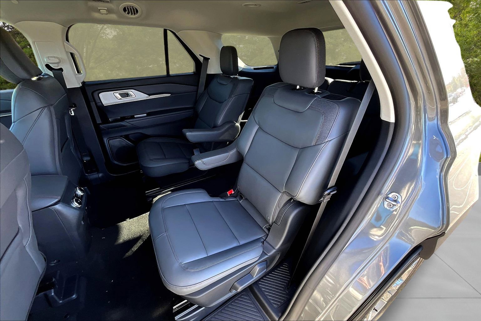 New 2025 Ford Explorer Active w/ Active Comfort Package image 10
