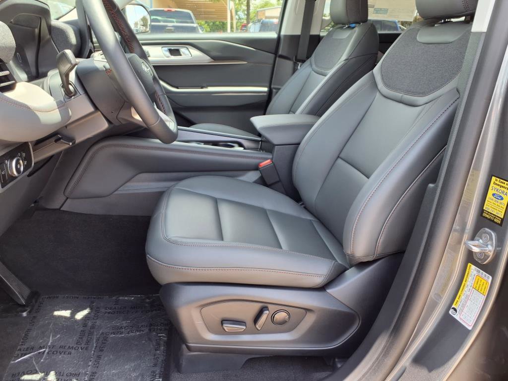 New 2025 Ford Explorer Active w/ Active Comfort Package image 7