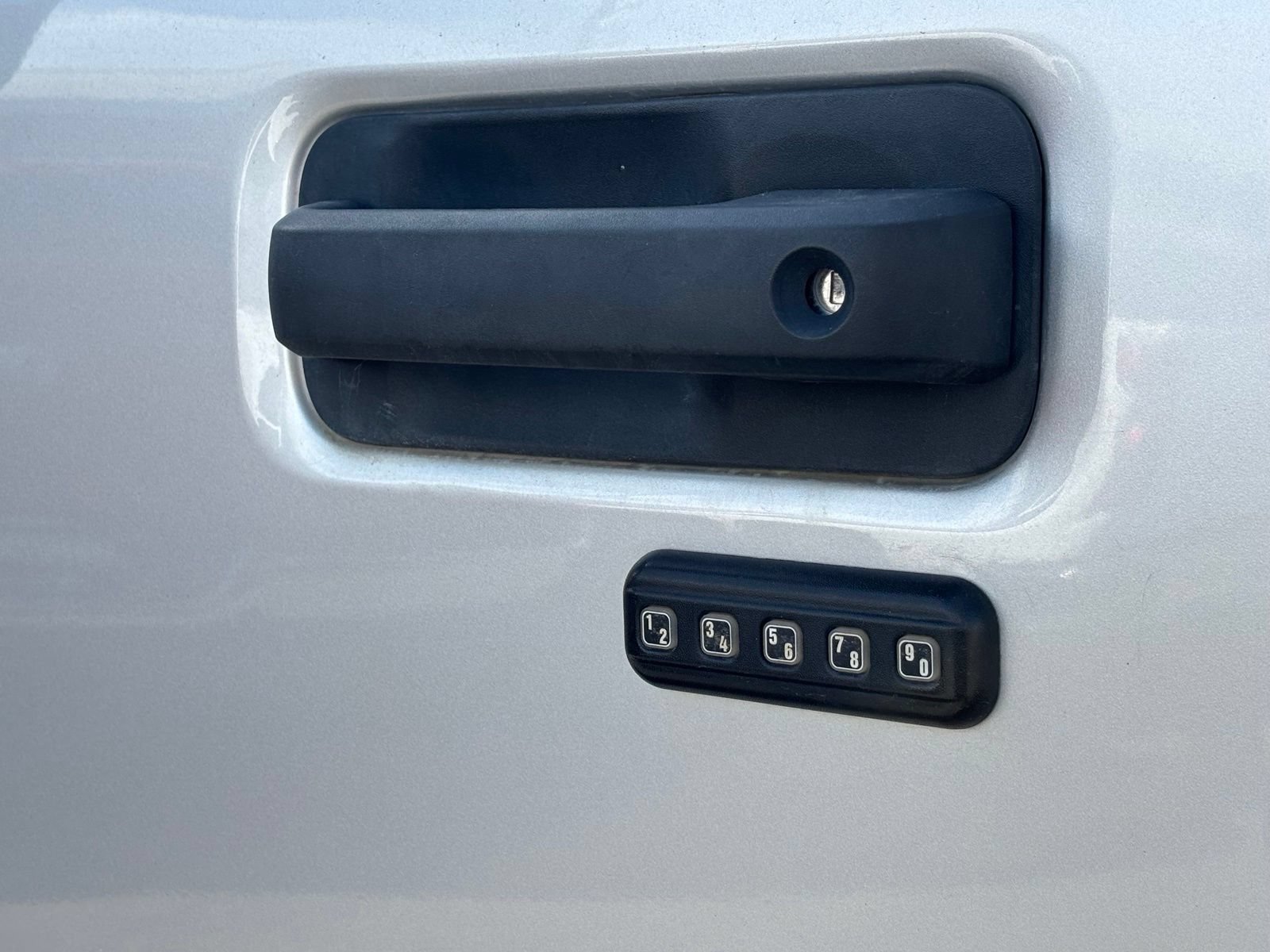 Used 2018 Ford F350 XLT w/ Camper Package AWD/4WD image 11