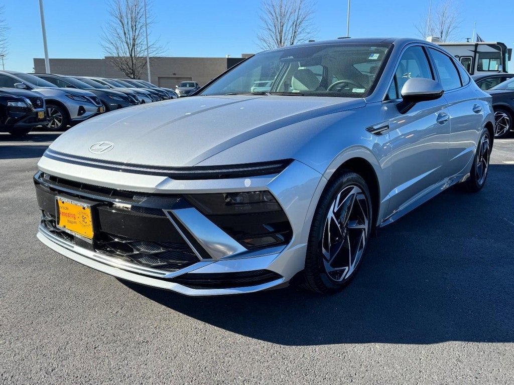 Certified 2024 Hyundai Sonata SEL w/ Convenience Package image 8