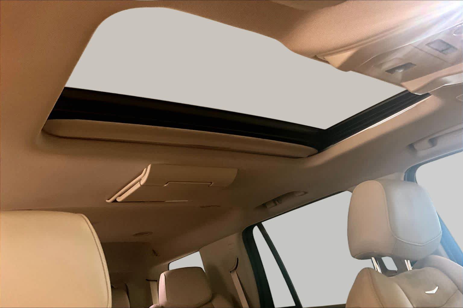 Used 2019 Cadillac Escalade Luxury AWD/4WD image 12
