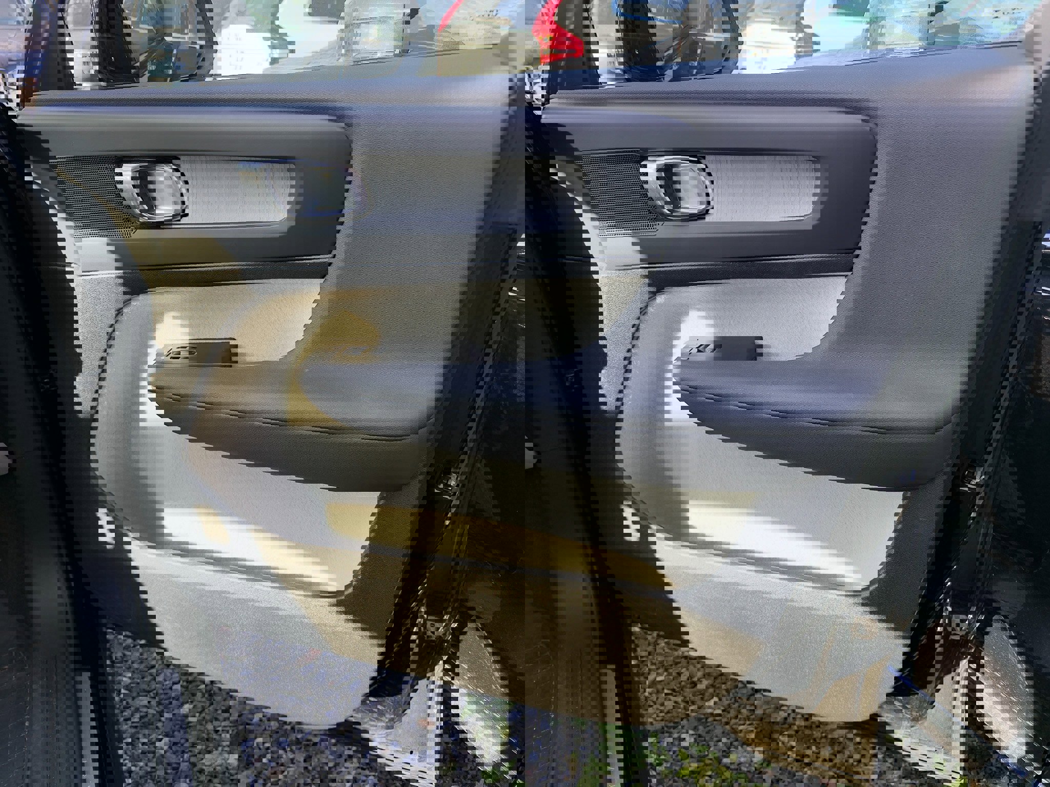 Certified 2023 Volvo XC40 B5 Plus w/ Climate Package image 19