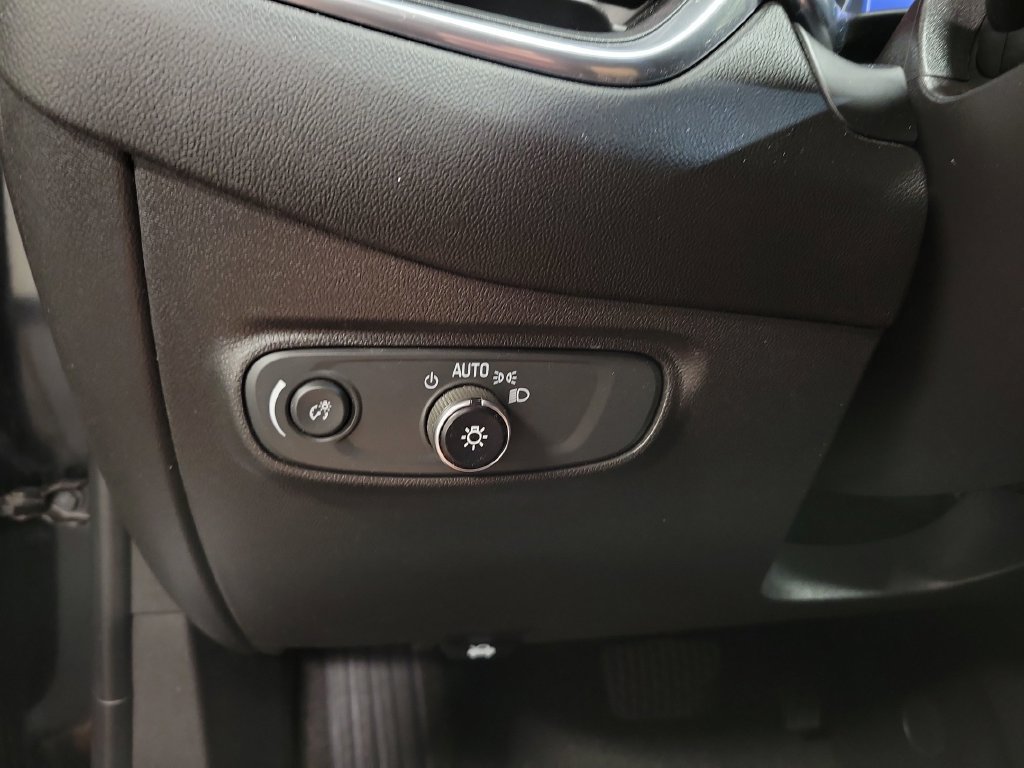 Used 2023 Chevrolet Equinox LT w/ LPO, Floor Liner Package AWD/4WD image 26