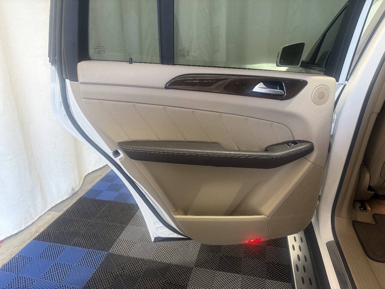 Used 2016 Mercedes-Benz GL 450 4MATIC image 7
