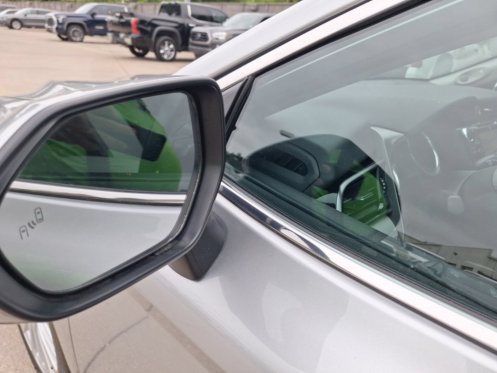 Used 2020 Toyota Camry XLE w/ Driver Assist Package FWD image 14