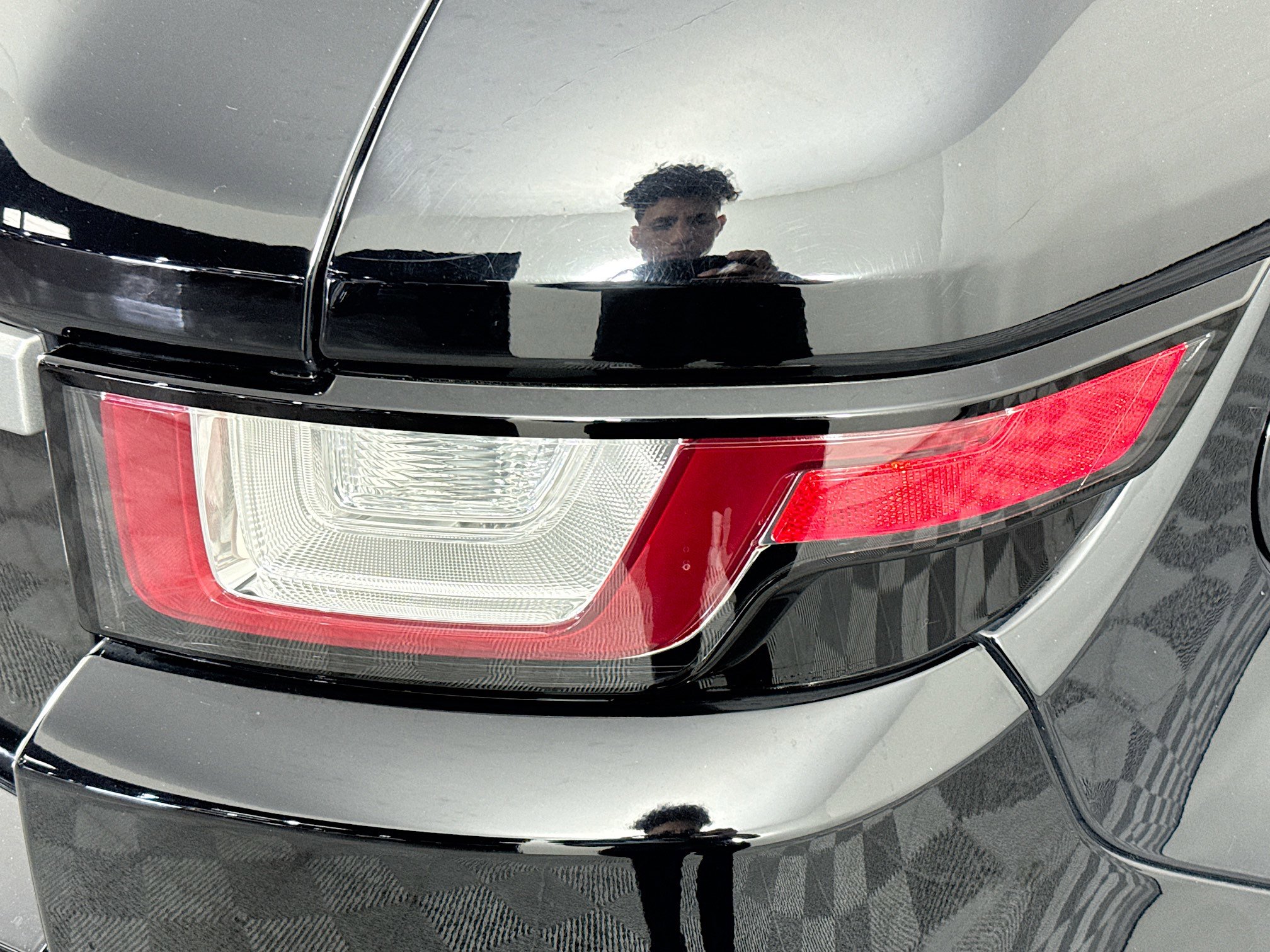 Used 2017 Land Rover Range Rover Evoque SE image 57