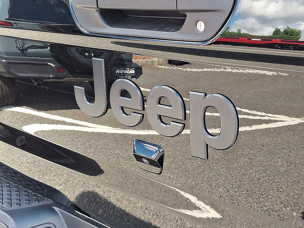 Certified 2026 Jeep Gladiator Sport AWD/4WD image 16