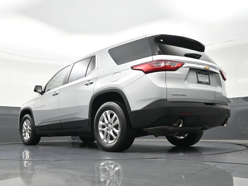 Used 2021 Chevrolet Traverse LS image 26