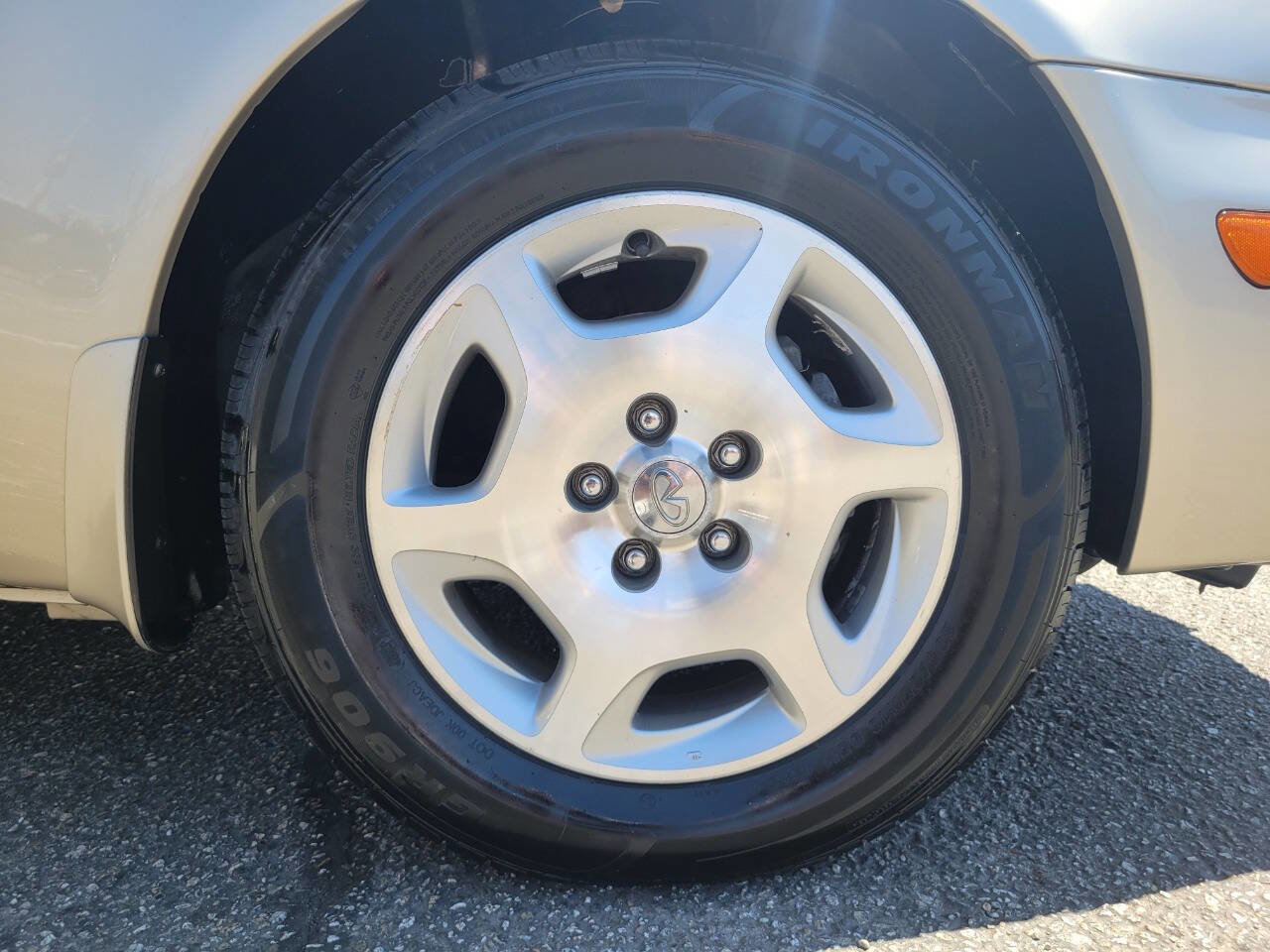 Used 2001 INFINITI I30 image 14