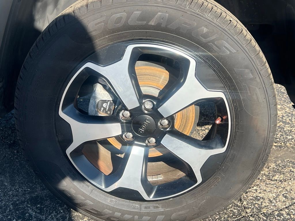 Used 2020 Jeep Renegade Trailhawk w/ Cold Weather Group AWD/4WD image 12