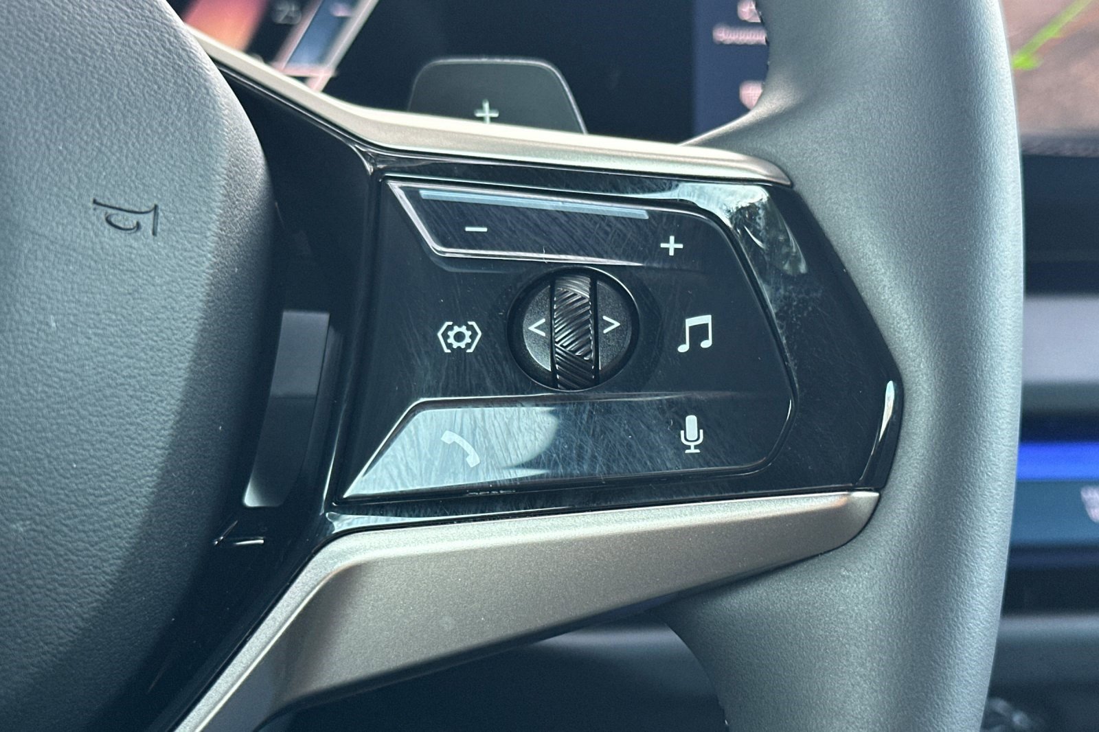 Used 2025 BMW X3 xDrive30i w/ Premium Package image 30