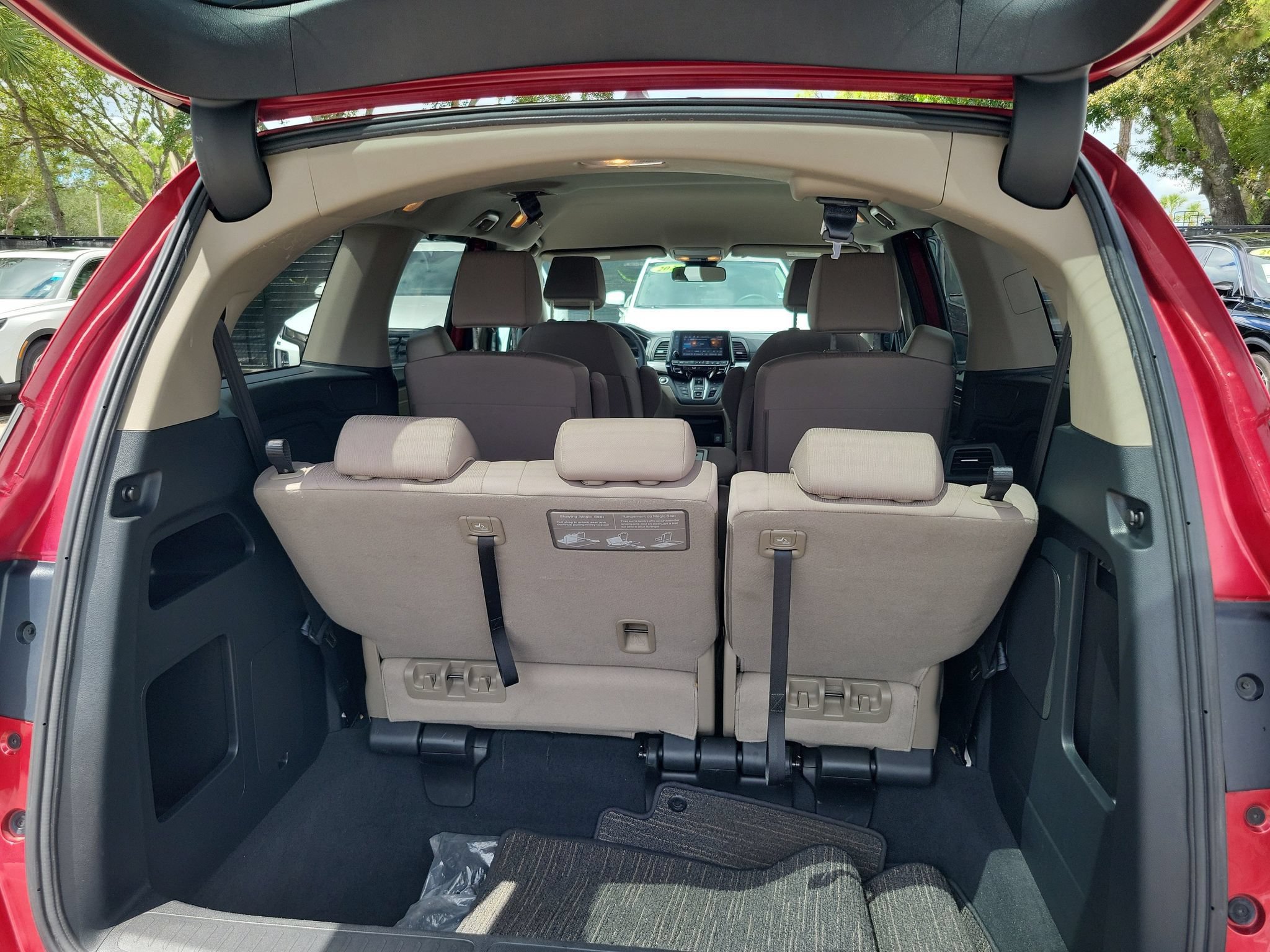 Used 2023 Honda Odyssey EX image 10