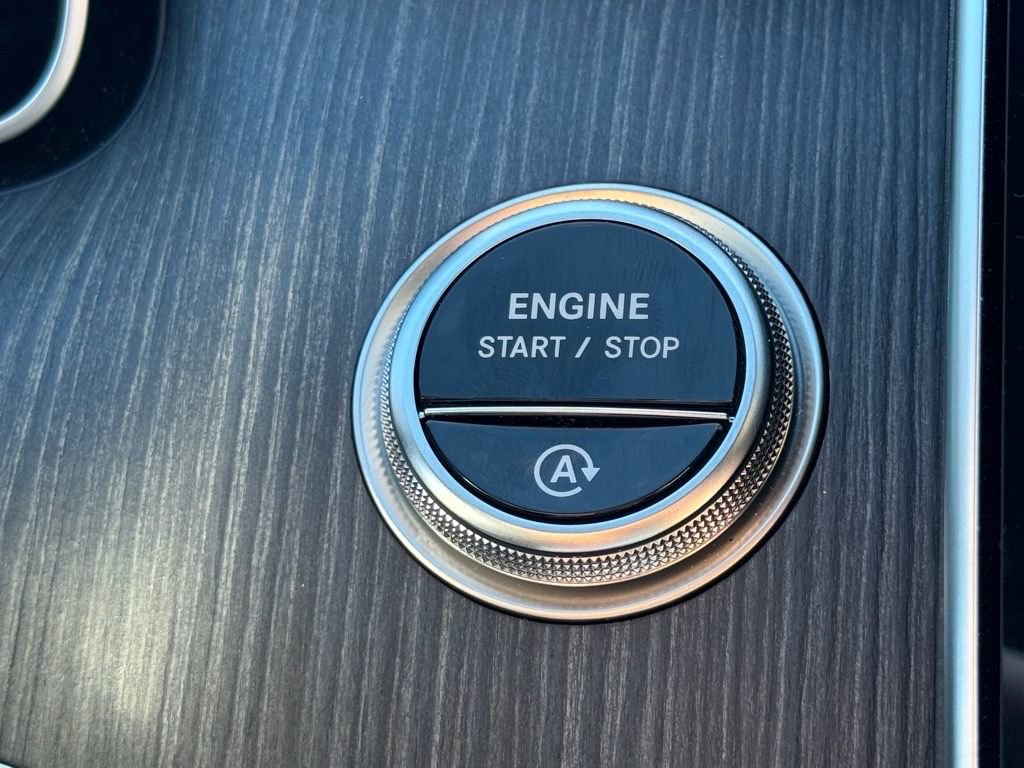 Used 2025 Mercedes-Benz C 300 Sedan image 21