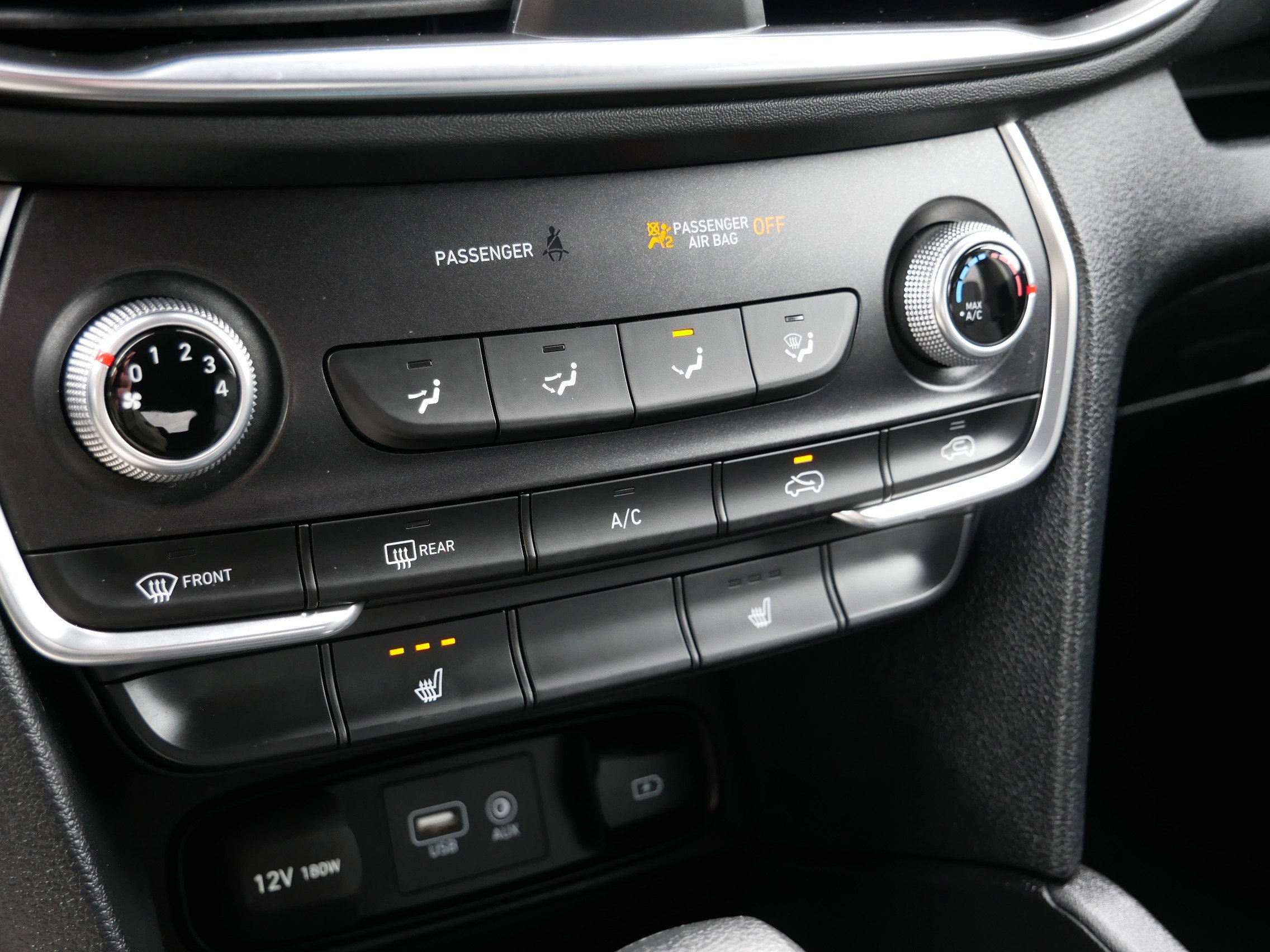 Used 2019 Hyundai Santa Fe SEL AWD/4WD image 19