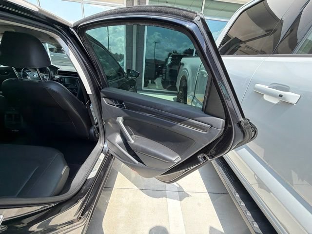Used 2020 Volkswagen Passat 2.0T R-Line FWD image 27