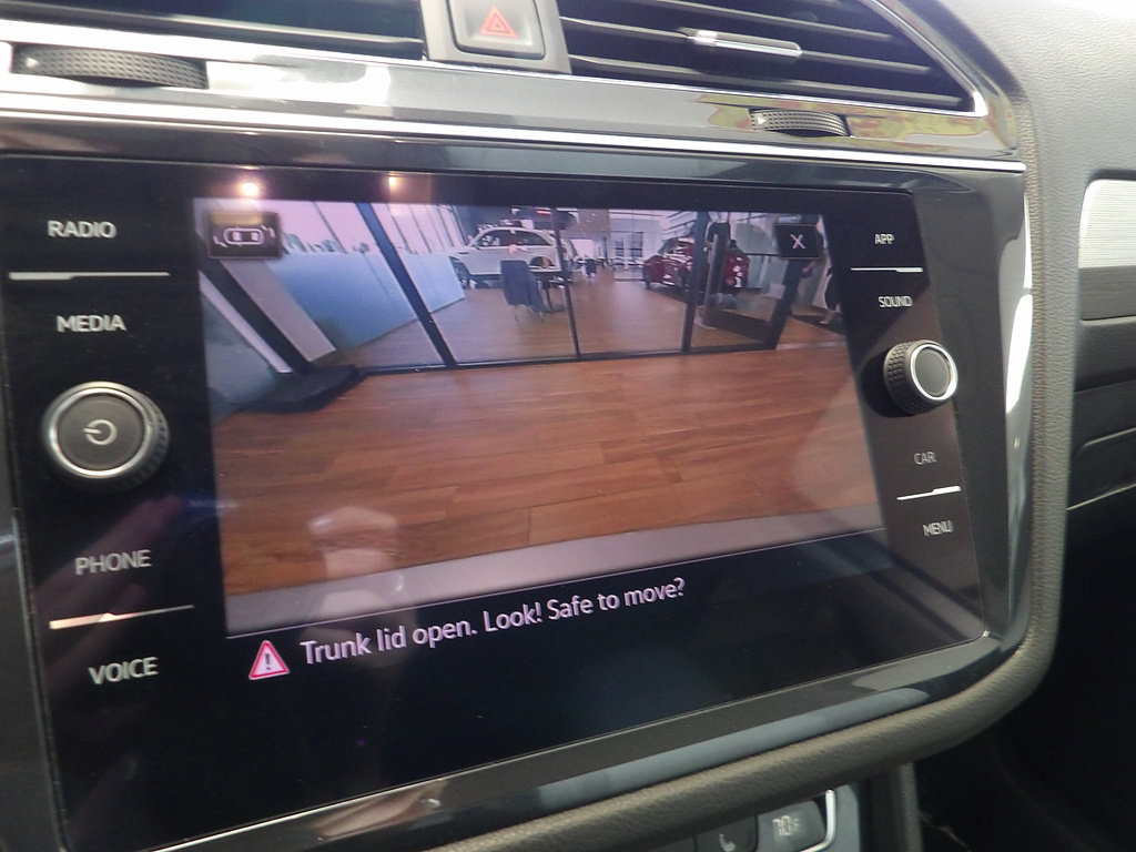 Used 2021 Volkswagen Tiguan SE FWD image 33