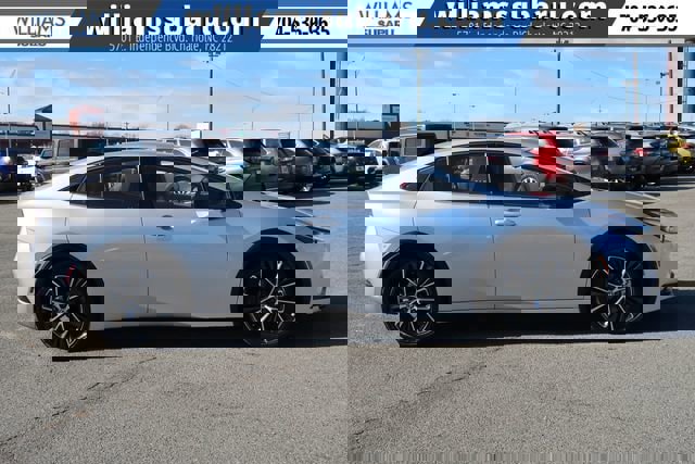 Used 2024 Toyota Prius Limited w/ Limited Premium Package image 10