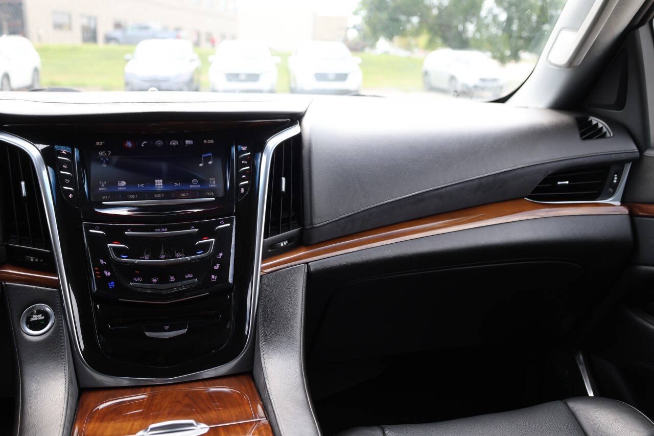 Used 2016 Cadillac Escalade Premium AWD/4WD image 27