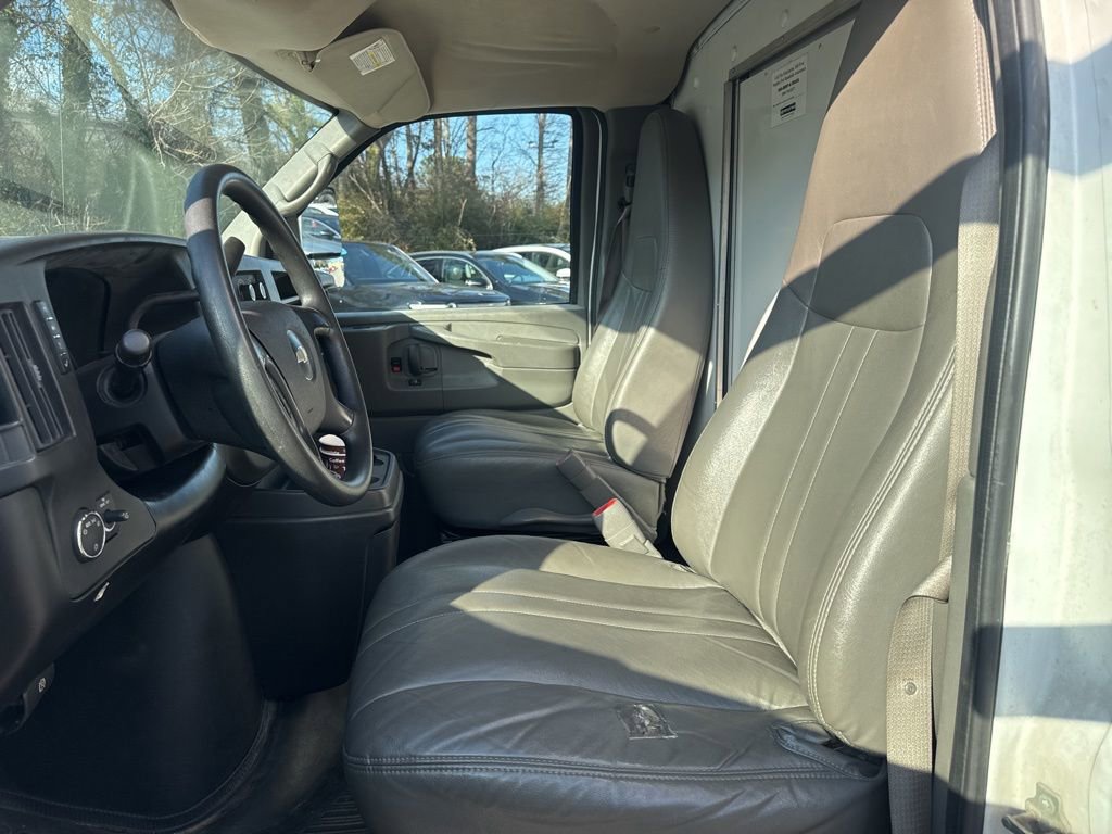 Used 2010 Chevrolet Express 3500 Extended image 5