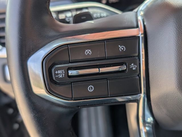 Used 2024 GMC Acadia Elevation image 16