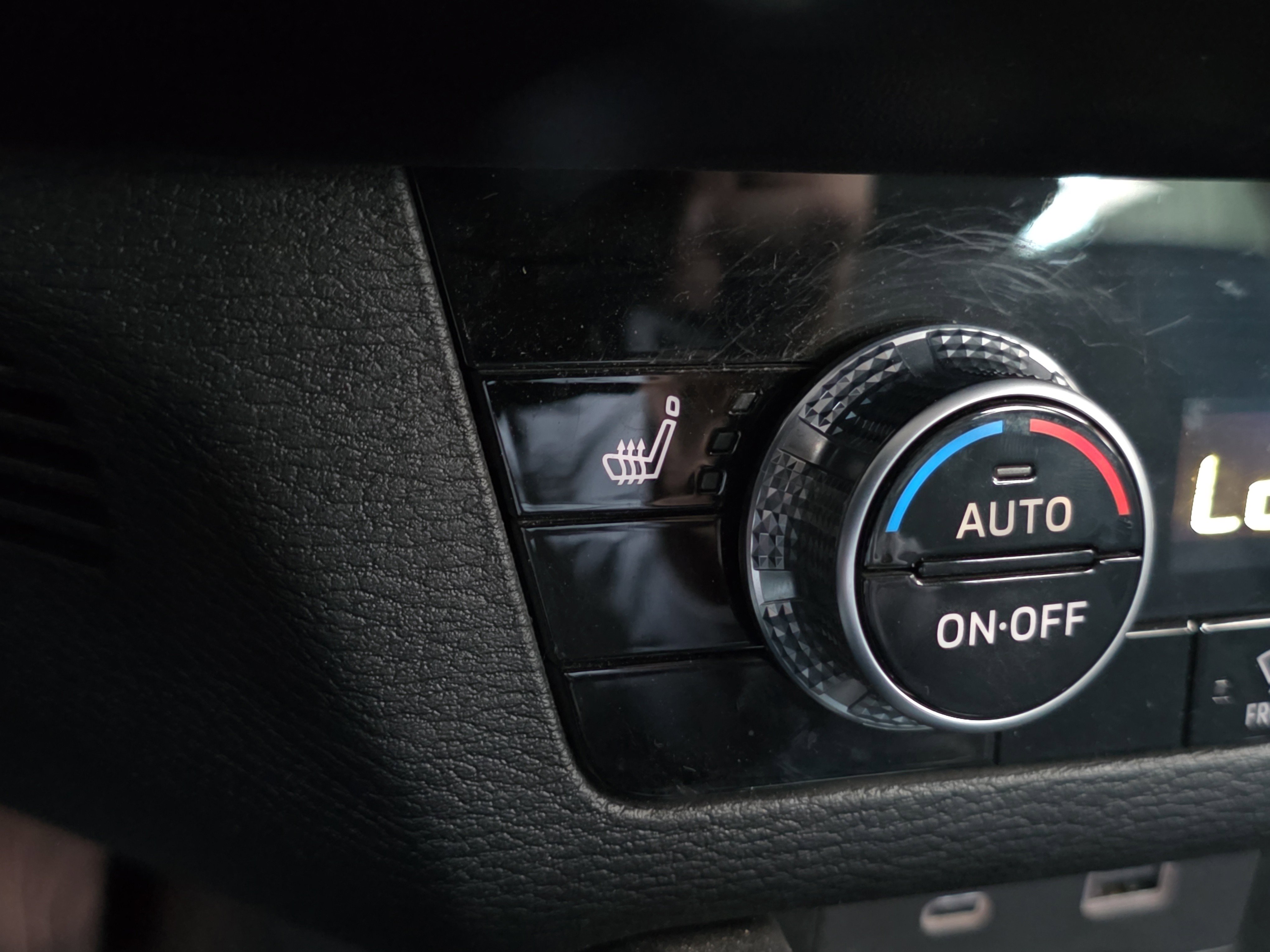 Used 2024 Mitsubishi Outlander SE image 16