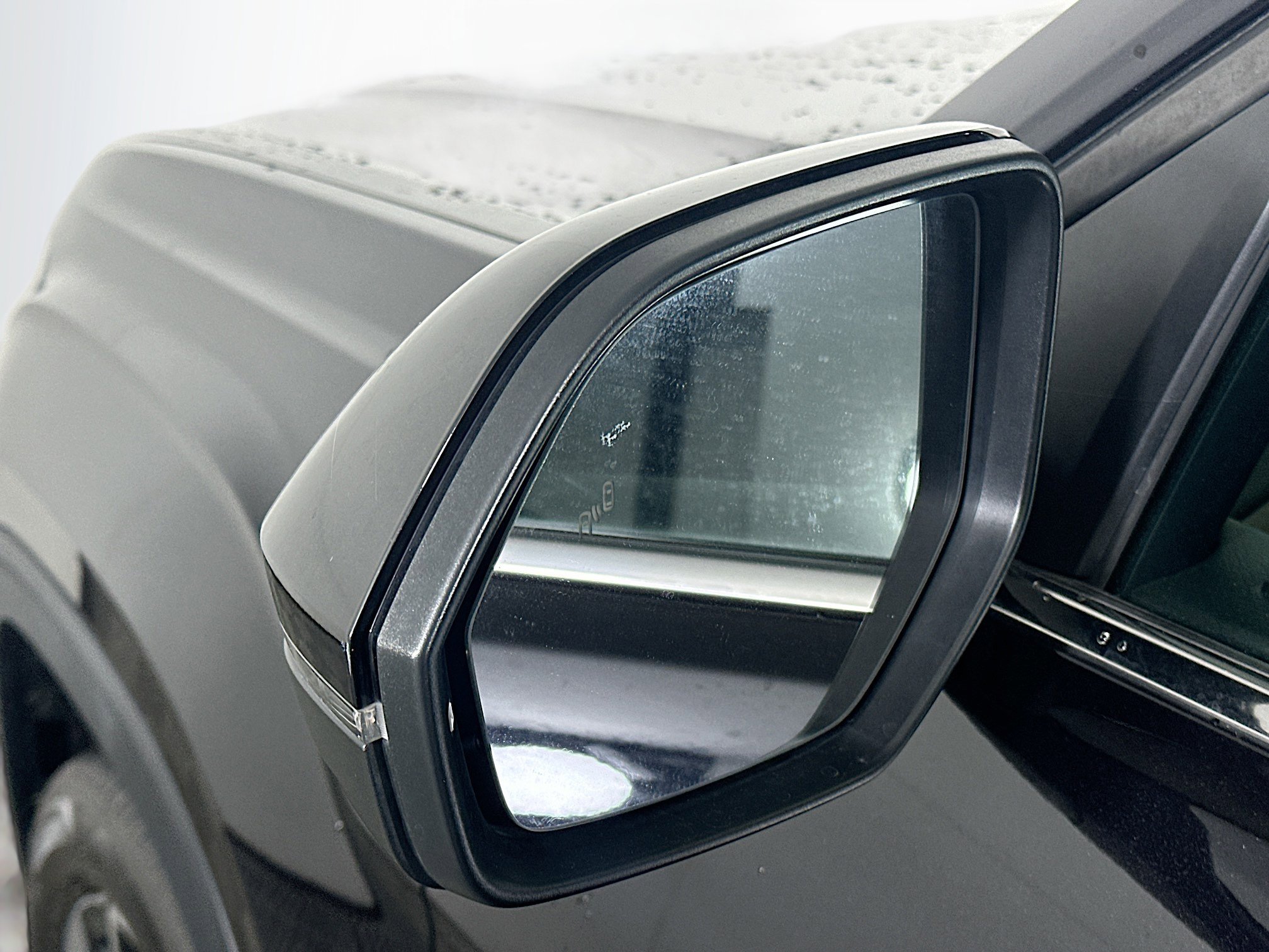 Used 2025 Volkswagen Atlas SE image 16