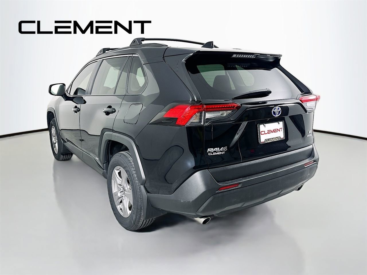 Used 2024 Toyota RAV4 LE image 10