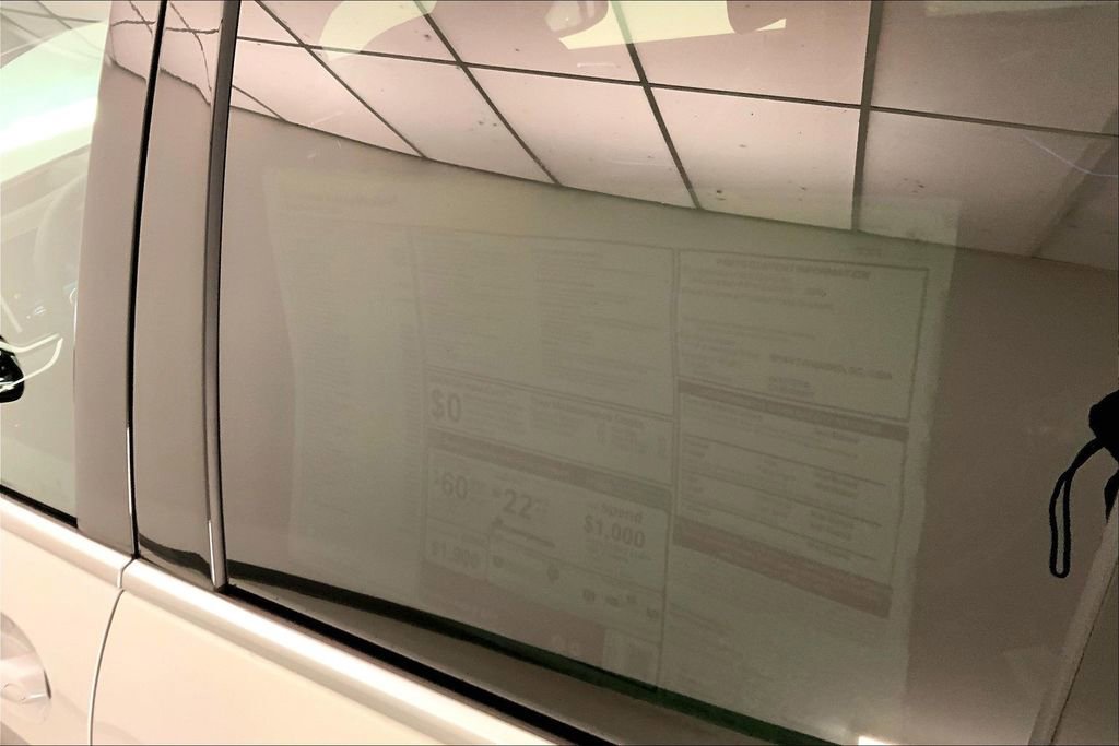 New 2026 BMW X5 xDrive50e w/ Climate Comfort Package image 12