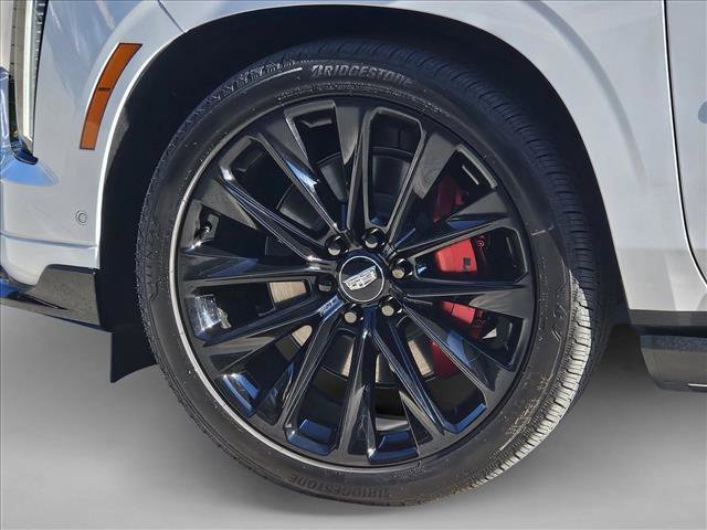 Used 2026 Cadillac Escalade V w/ LPO, ONYX Package AWD/4WD image 9