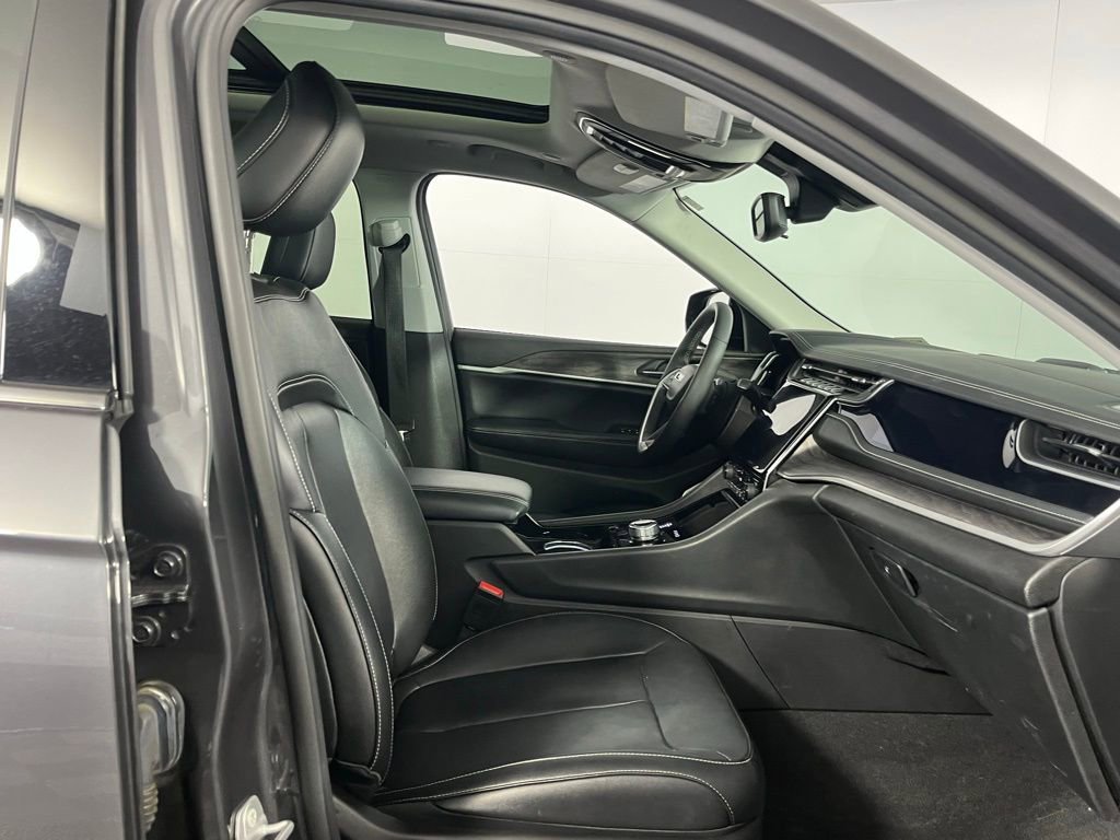 Used 2022 Jeep Grand Cherokee Limited 4xe image 26