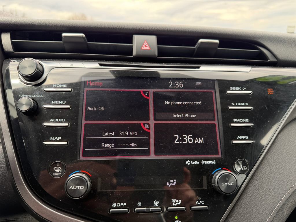 Used 2019 Toyota Camry XSE FWD image 21